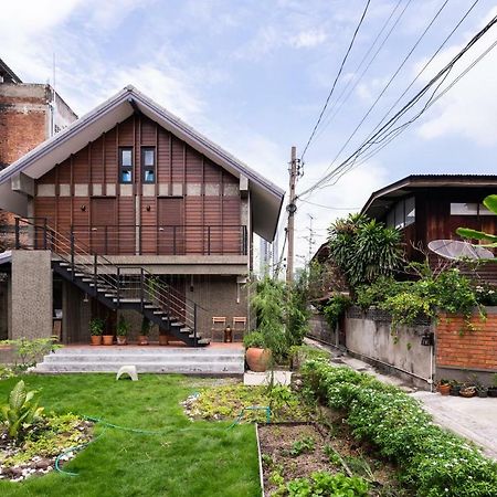 Baan Boon Bed & Breakfast Bangkok Bagian luar foto