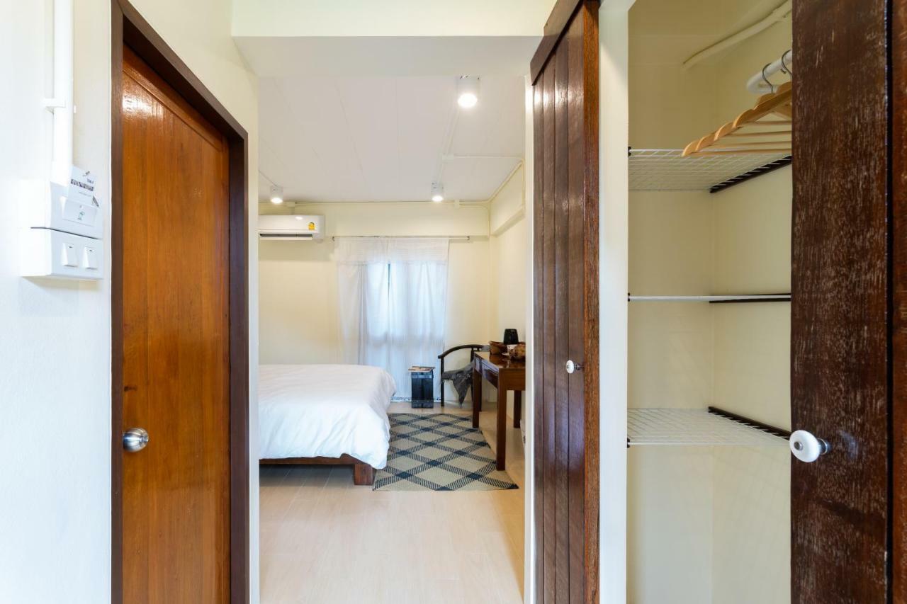 Baan Boon Bed & Breakfast Bangkok Bagian luar foto