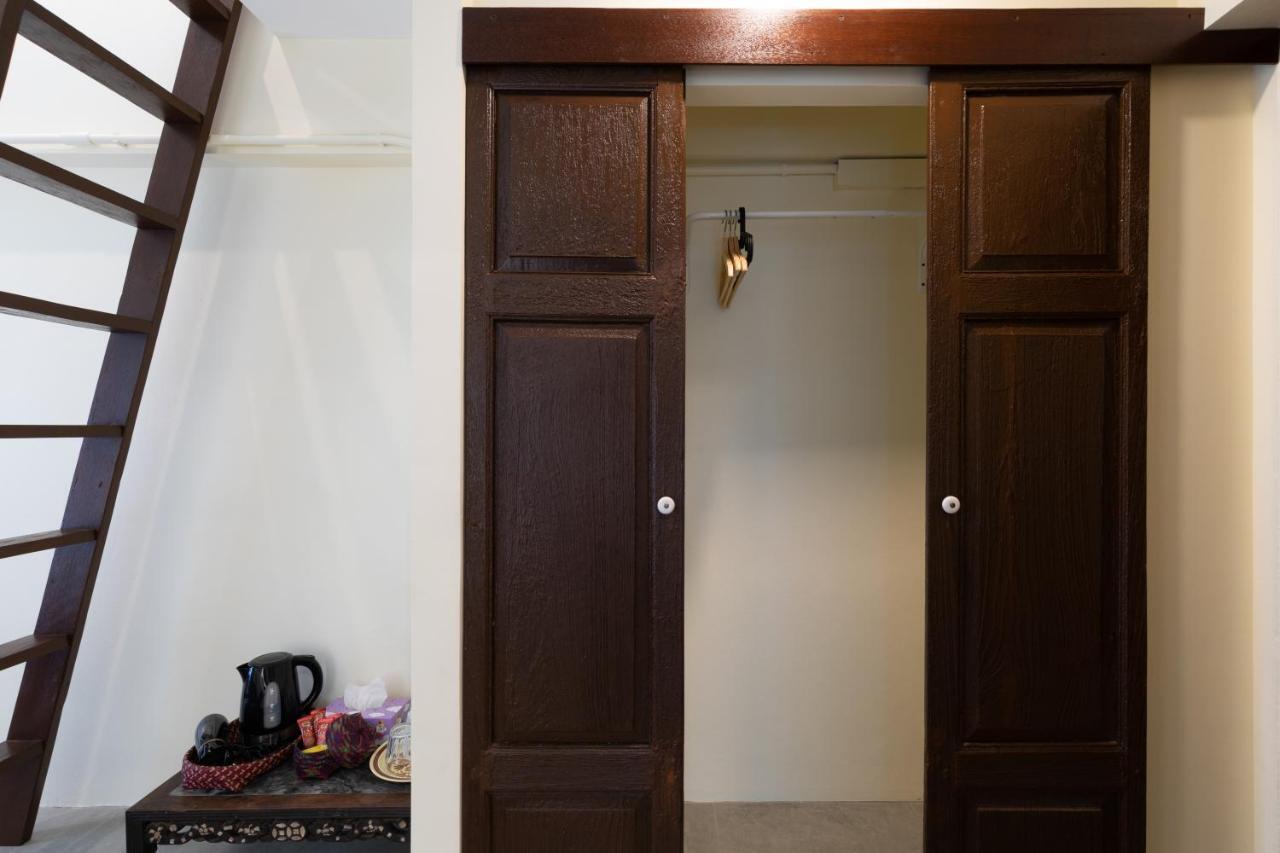 Baan Boon Bed & Breakfast Bangkok Bagian luar foto