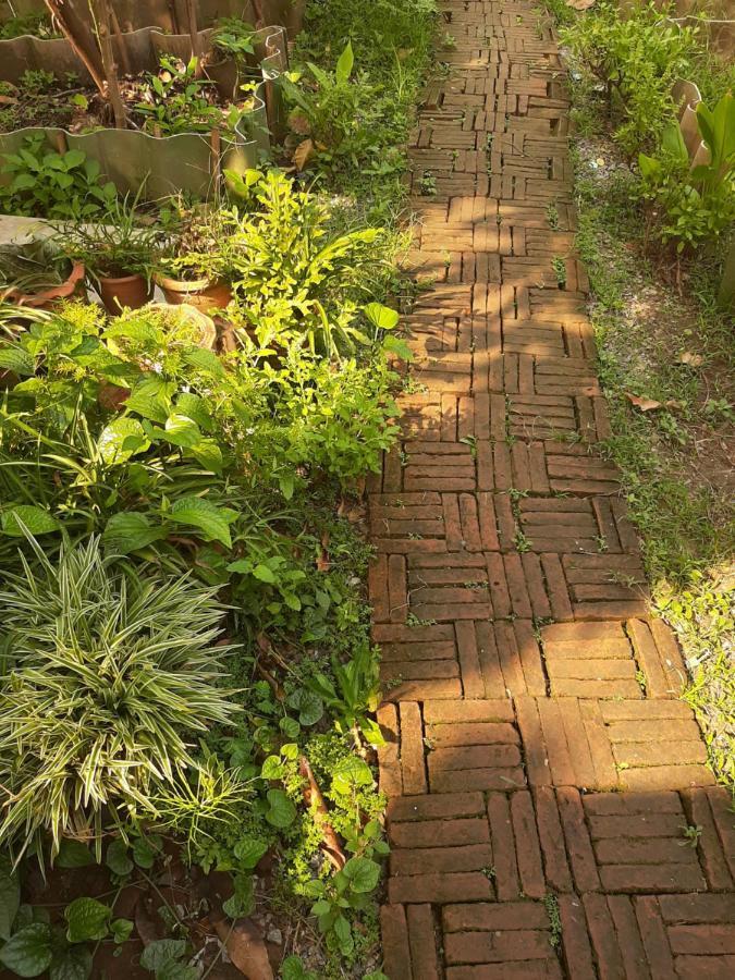 Baan Boon Bed & Breakfast Bangkok Bagian luar foto