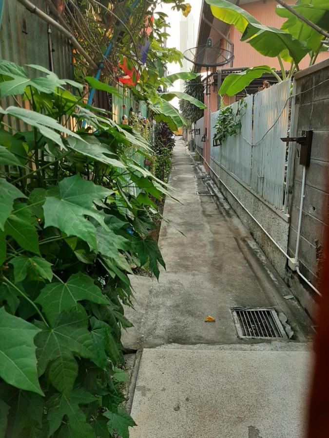 Baan Boon Bed & Breakfast Bangkok Bagian luar foto